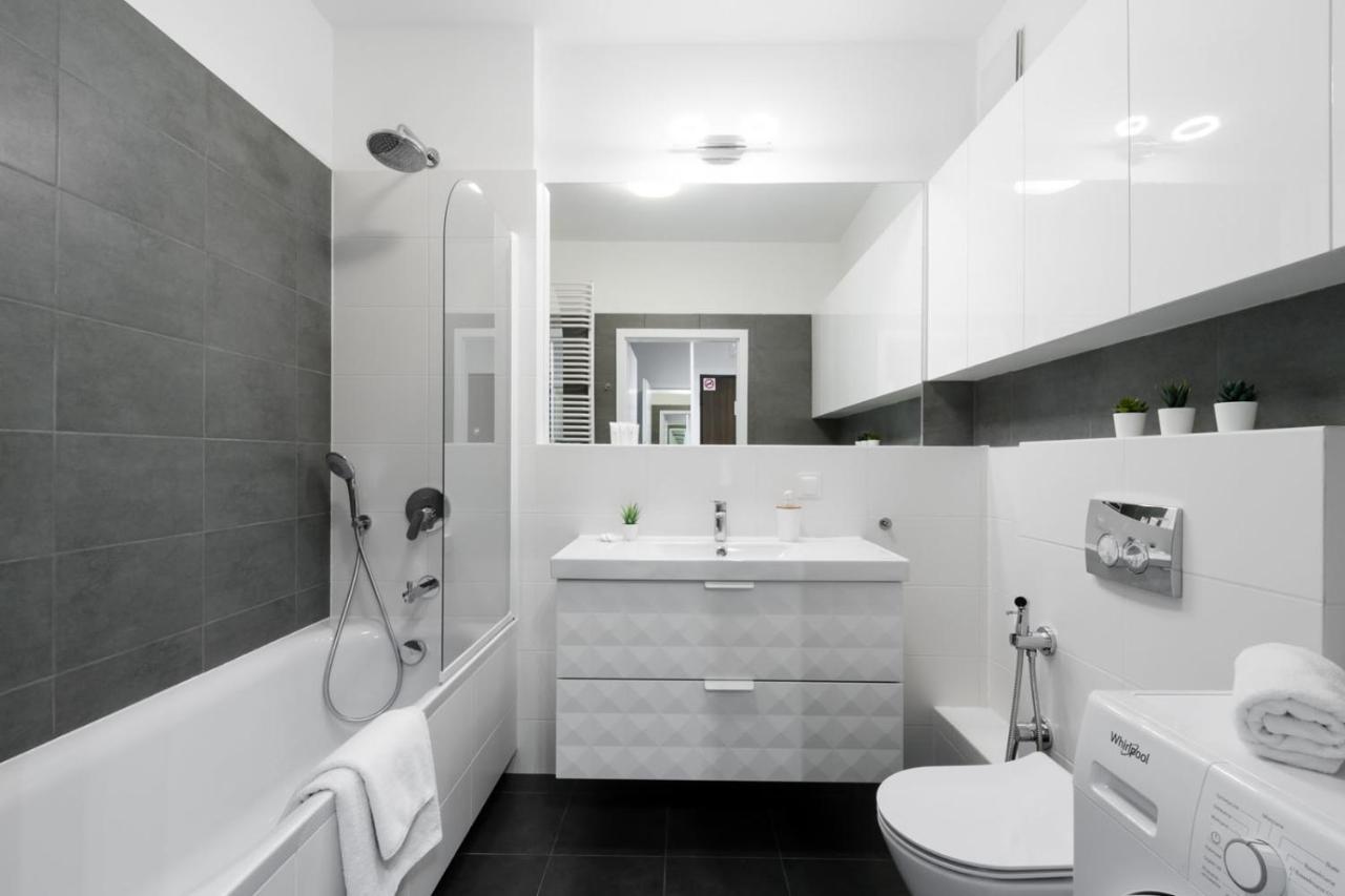 P&O Serviced Apartments Woronicza Варшава Экстерьер фото